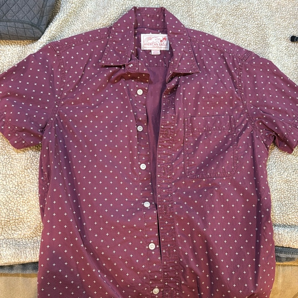 Men’s American Eagle Dress Up Shirt Red (w/ white +)